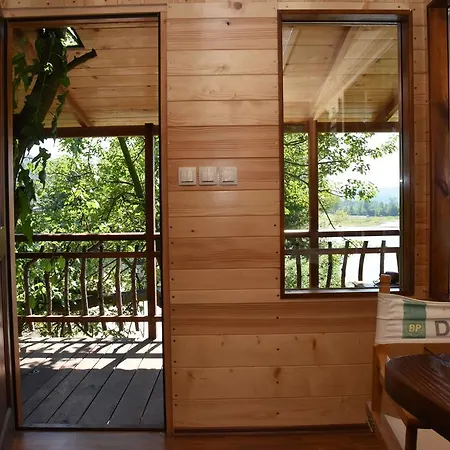 بيت للعطل Kucica Na Drvetu