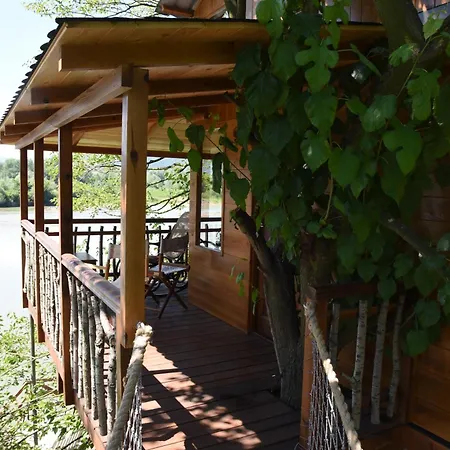 Kucica Na Drvetu بيت للعطل *