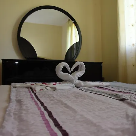 بيت للعطل Kucica Na Drvetu