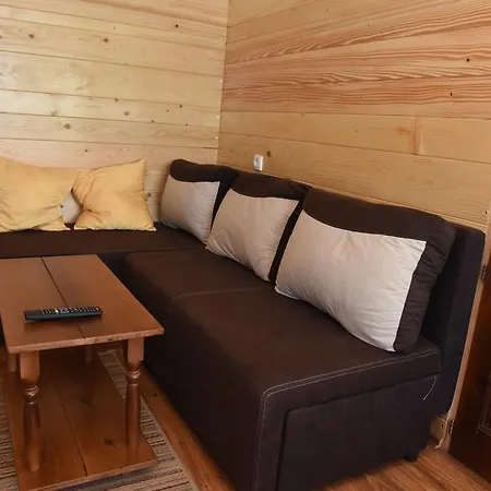 بيت للعطل Kucica Na Drvetu *