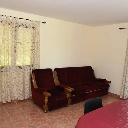 Kucica Na Drvetu بيت للعطل Banja Koviljača