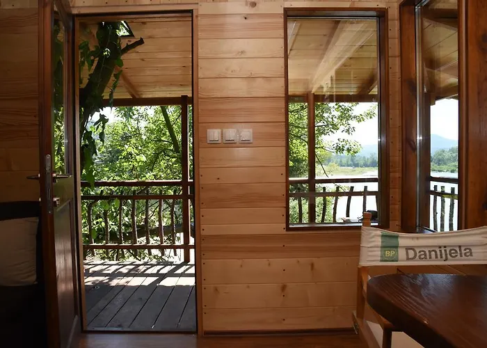 別荘 Kucica Na Drvetu