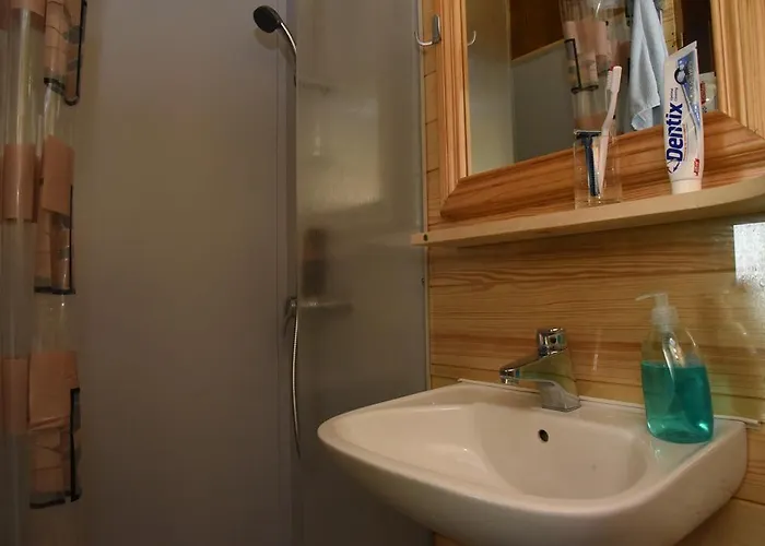 Kucica Na Drvetu Nyaraló *