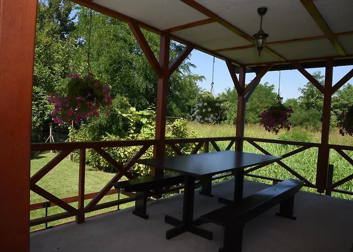 Nyaraló Kucica Na Drvetu *