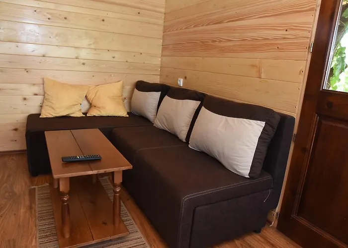 Nyaraló Kucica Na Drvetu *