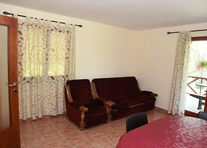 Kucica Na Drvetu 別荘 Banja Koviljača