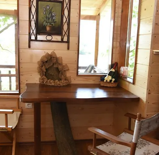 別荘 Kucica Na Drvetu *