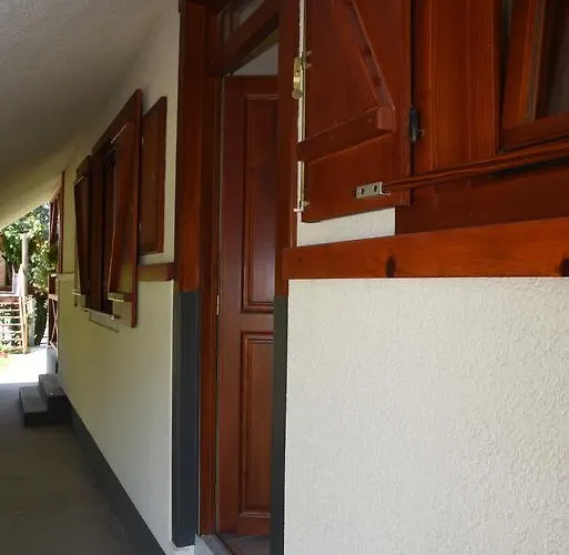 Kucica Na Drvetu Banja Koviljača