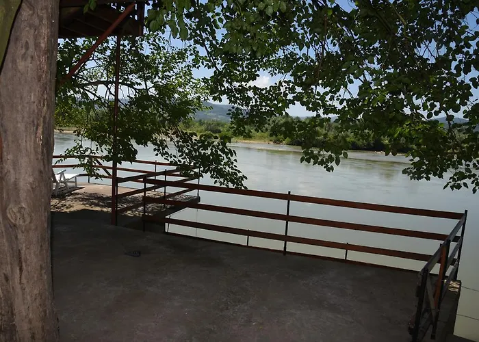 別荘 Kucica Na Drvetu